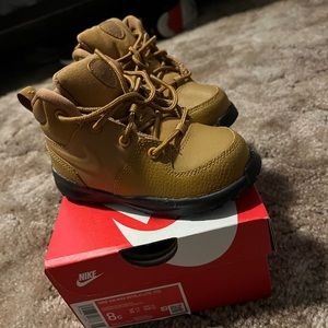 Size 8c wore once Nike boots asking for 55.00 good condition